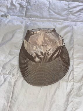 Adjustable Bucket Hat in Taupe for Women NWOT great for beach sightseeing etc